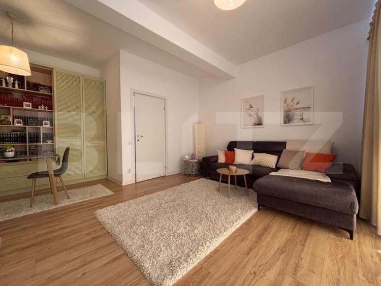 Apartament cu 3 camere decomandat în Periferie