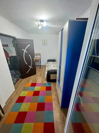 Apartament cu 2 camere nedecomandat în Podu Roș