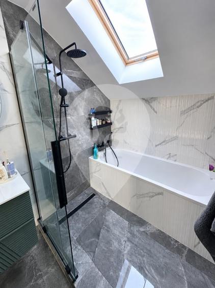 Duplex cu 3 camere cu Canalizare în Sânpetru