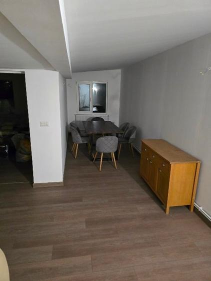 Casă individuală cu 5 camere cu Canalizare în Central