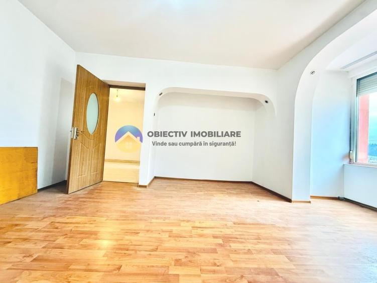 Apartament cu 3 camere decomandat în Precista