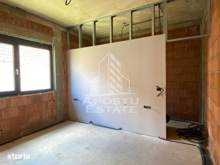 Casă cu 5 camere cu Teren 1330 Mp în Urseni
