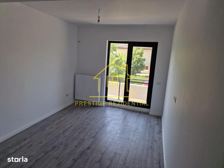 Apartament cu 3 camere decomandat în Titan