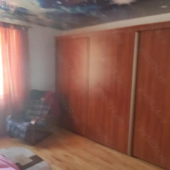 Casă cu 6 camere în Central