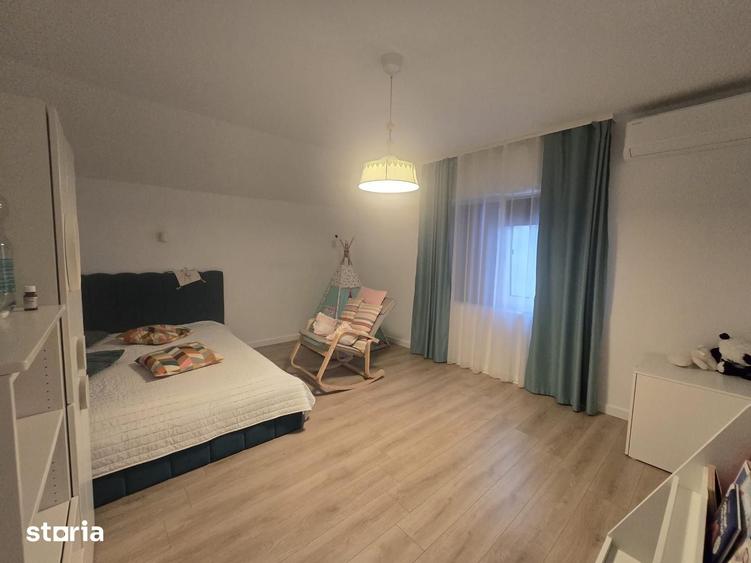 Casă cu 4 camere cu Teren 1239 Mp în Cetate