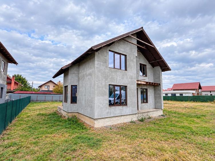Casă individuală cu 5 camere cu Canalizare în Șagu