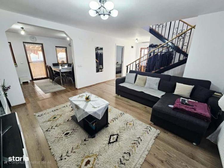 Casă cu 5 camere cu Teren 438 Mp în Mănești
