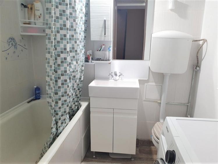 Apartament cu 2 camere decomandat în Basarabia
