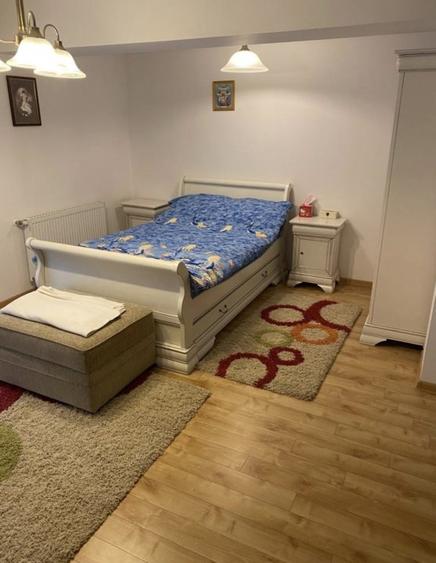 Apartament cu 3 camere decomandat, mobilat în Predeal
