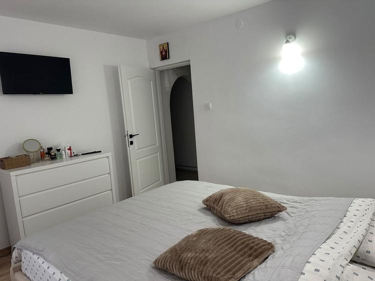 Apartament cu 3 camere decomandat în Aleea Tudor Neculai