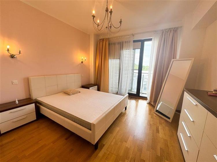 Apartament cu 3 camere decomandat, mobilat în Central