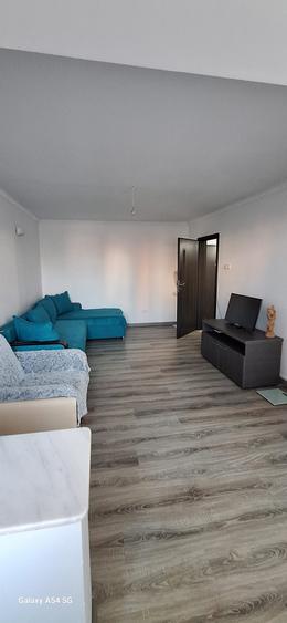 Apartament cu 3 camere decomandat în Tomis III