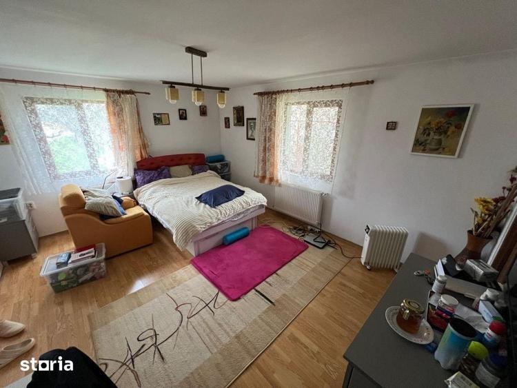 Casă cu 4 camere cu Teren 1300 Mp în Groși