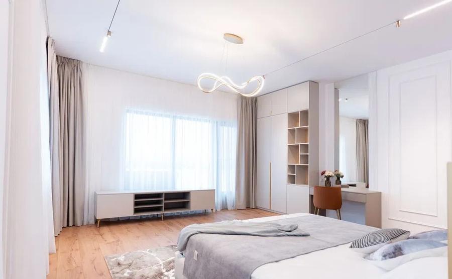 Apartament cu 4 camere decomandat, mobilat în Otopeni