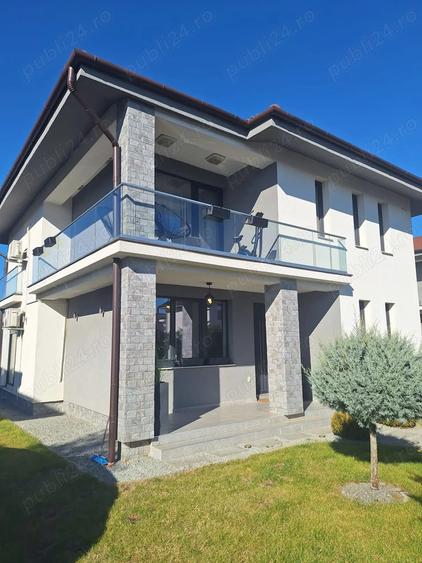 Casă cu Teren 450 Mp în Est