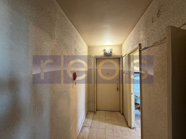 Apartament cu 3 camere decomandat în Barbu Văcărescu