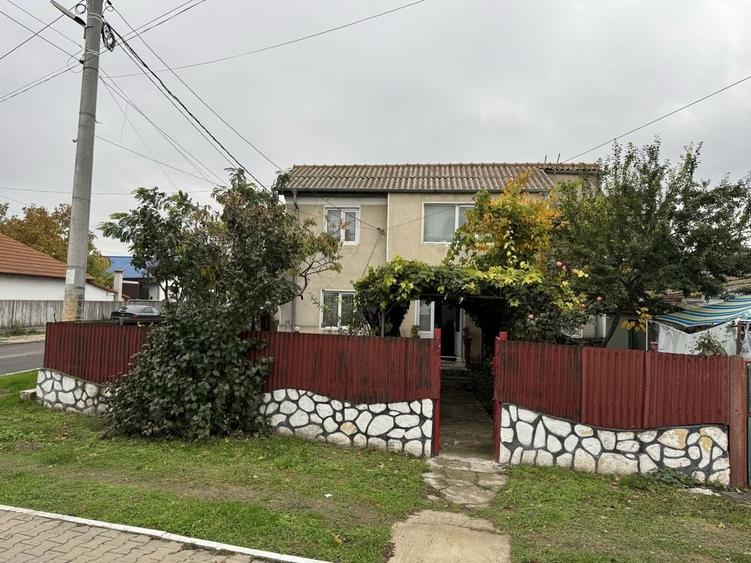 Casă cu 4 camere în Exterior Vest