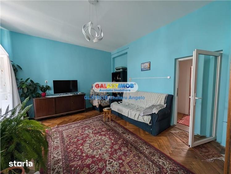 Apartament cu 5 camere în Centrul Civic