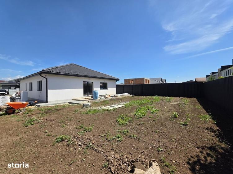 Casă cu 4 camere decomandat în Central