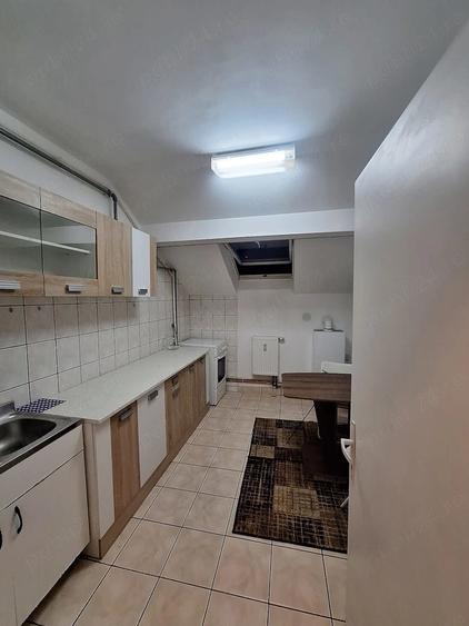 Apartament cu 1 camera decomandat,zona Mall - 5