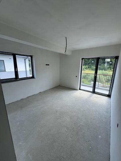 Duplex cu 4 camere cu Canalizare în Florești