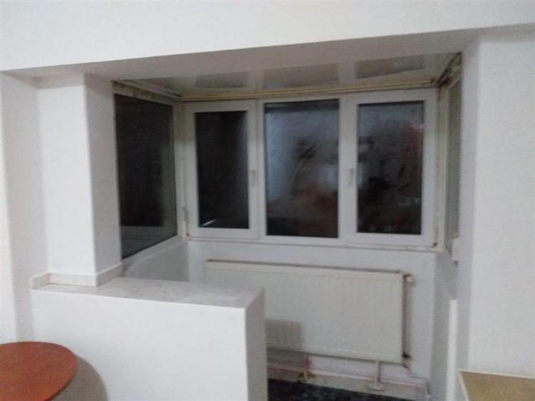 Garsonieră semidecomandată în Buziașului