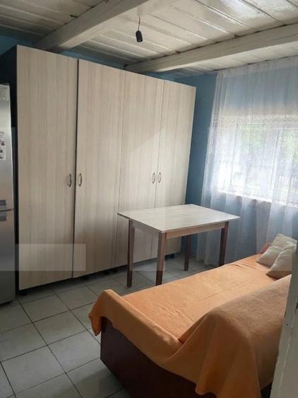 Casă individuală cu 2 camere cu Canalizare în Brăești