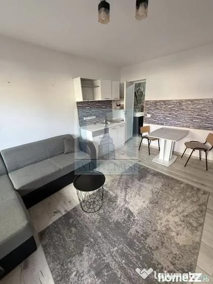 Casă cu 10 camere cu Teren 380 Mp în Astra