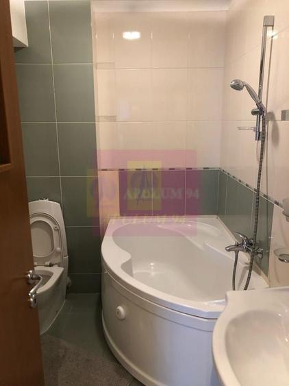 Apartament cu 3 camere decomandat, mobilat în P-ța Alba Iulia