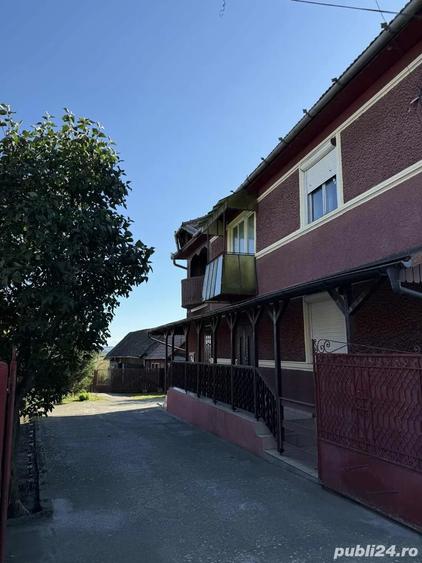 Casă cu 6 camere cu Teren 1960 Mp în Nazna