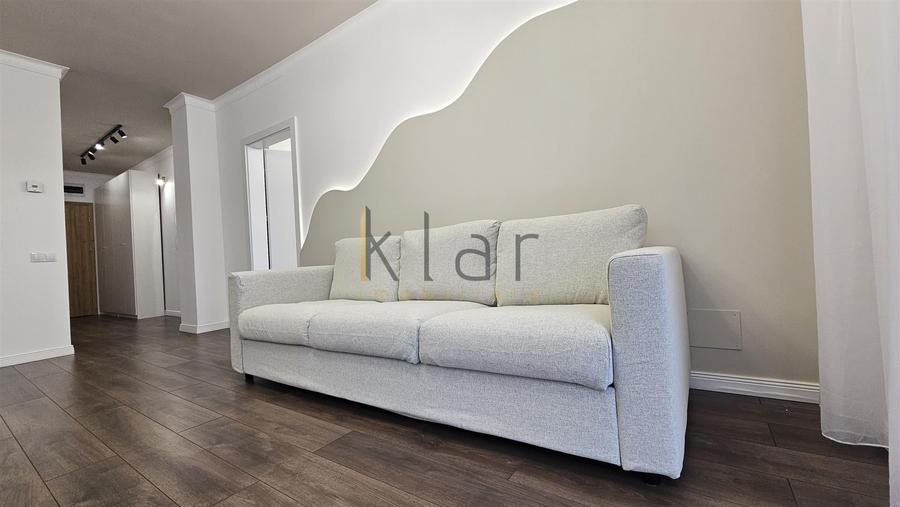 Apartament cu 3 camere semidecomandat, mobilat în Florești