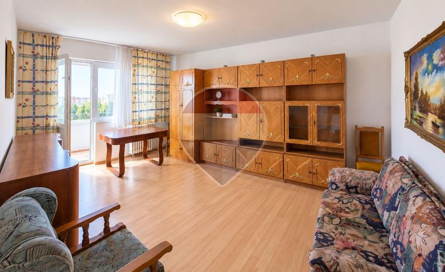Apartament cu 3 camere decomandat, mobilat în Republicii