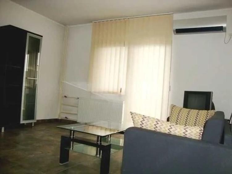 Garsonieră decomandată în 13 Septembrie