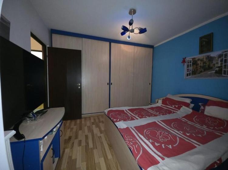 Apartament cu 4 camere în Drumul Taberei