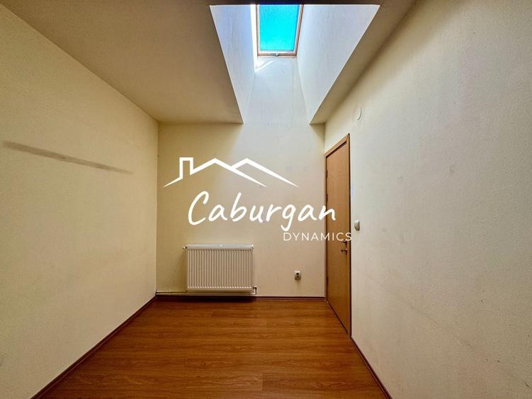 Apartament cu 3 camere semidecomandat în Central