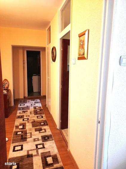 Apartament cu 2 camere decomandat în Păcii