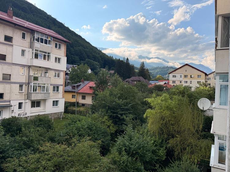 Apartament cu 2 camere semidecomandat, mobilat în Platoul Izvor