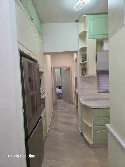 Apartament cu 3 camere decomandat în P-ța Amzei