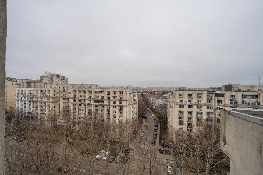 Apartament cu 3 camere decomandat, mobilat în P-ța Alba Iulia