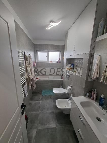 Apartament cu 3 camere decomandat, mobilat în Giarmata-Vii