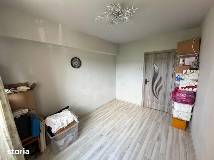 Apartament cu 3 camere decomandat în Republicii