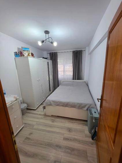 Apartament cu 3 camere decomandat, mobilat în Central