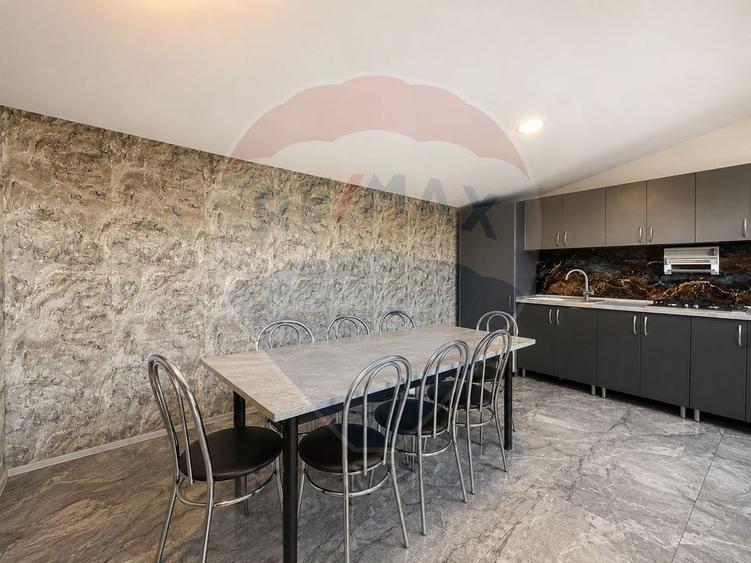 Casă individuală cu 5 camere cu Teren 248 Mp în Corbu
