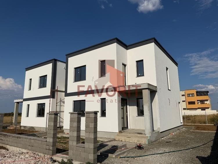 Duplex cu 4 camere cu Canalizare în Giroc