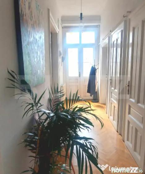 Apartament cu 3 camere decomandat în P-ța Maria