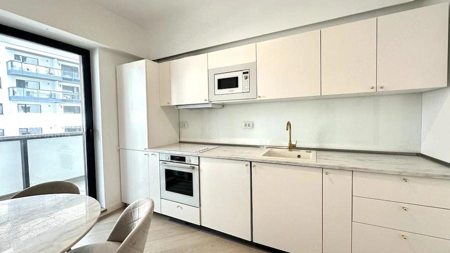 Apartament cu 3 camere decomandat în Aviației