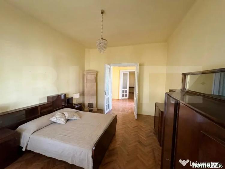 Casă cu 6 camere cu Teren 700 Mp în 700