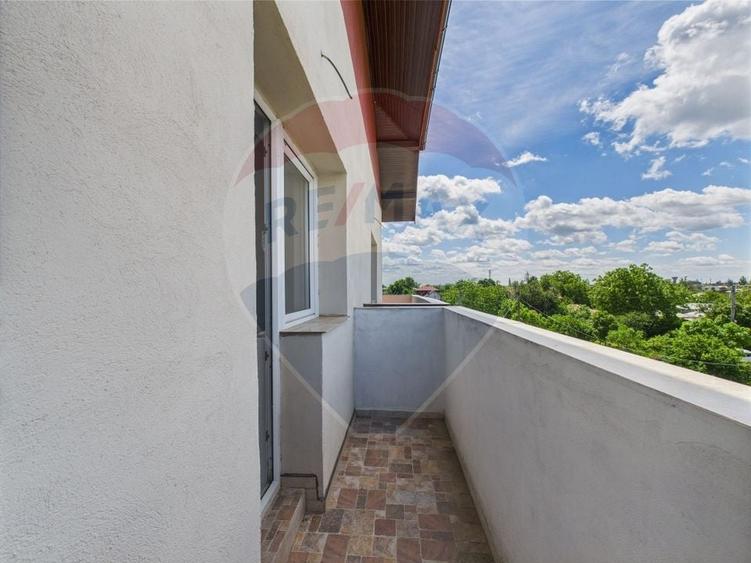 Apartament cu 3 camere semidecomandat în Nord-Vest