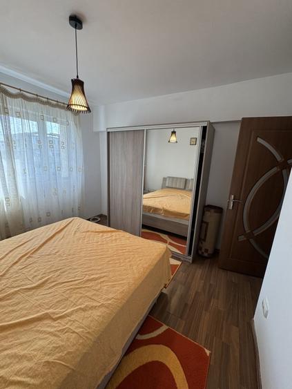 Apartament cu 2 camere decomandat, mobilat în Malu Roșu