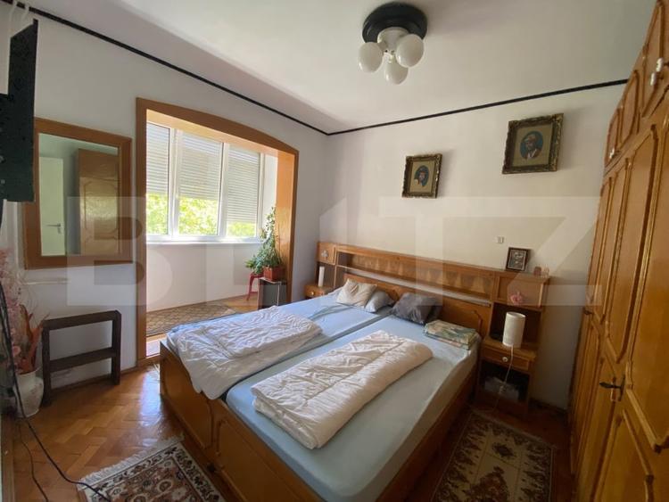 Apartament cu 3 camere semidecomandat, mobilat în Dacia